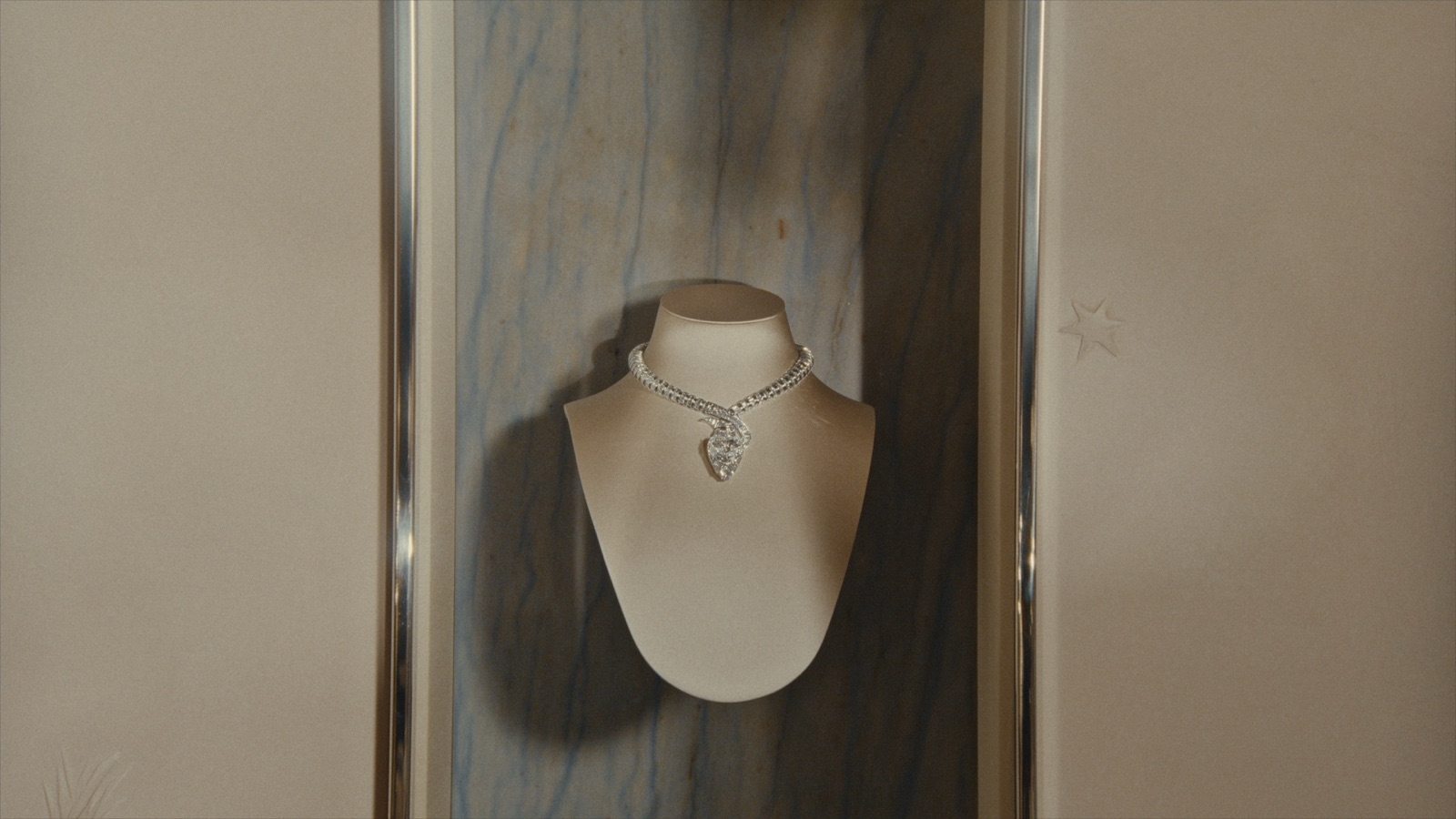 Fotogramma 4 di Bvlgari Eclettica